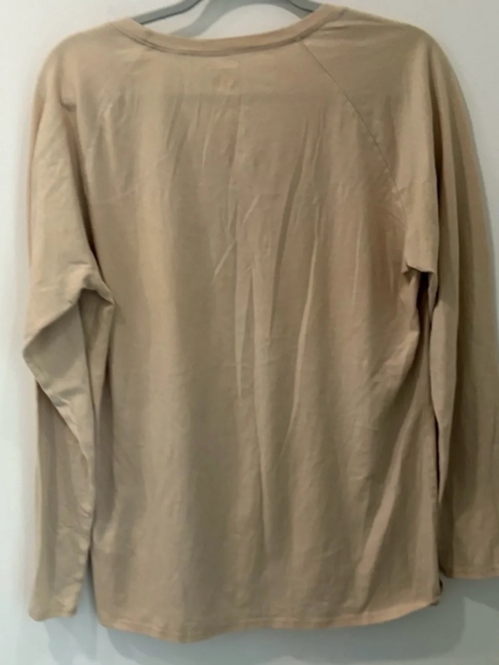 The North Face Long Sleeve Logo Tee in Beige with White Logo me Size XL
